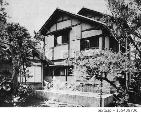 戦前・戦中の建築　近代建築　昭和の住宅 135438730