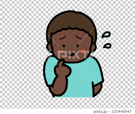 照れる(正面)黒人の男の子 照れる(正面)黒人の男の子 135440047