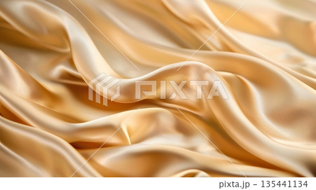 流れるゴールドシルクの抽象背景 流れるゴールドシルクの抽象背景 135441134
