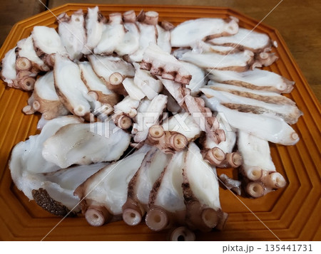 新鮮な蛸の刺身 沖縄料理 新鮮な蛸の刺身 沖縄料理 135441731