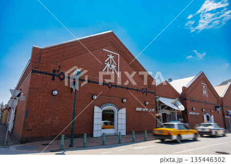 北海道函館-春の金森倉庫-02 135446302