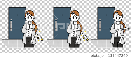 一個在入口處刷掉花粉的女人 135447249