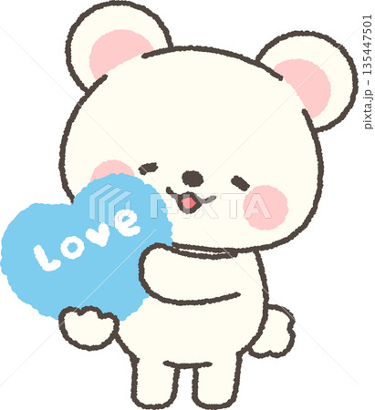 「love」と書かれたハートを持つ白クマ 135447501