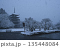 瑠璃光寺五重塔雪景色 瑠璃光寺五重塔雪景色 135448084