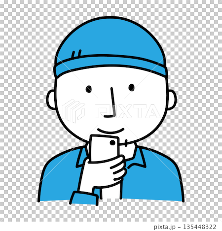 携帯電話を見ているニット帽をかぶった男性 携帯電話を見ているニット帽をかぶった男性 135448322