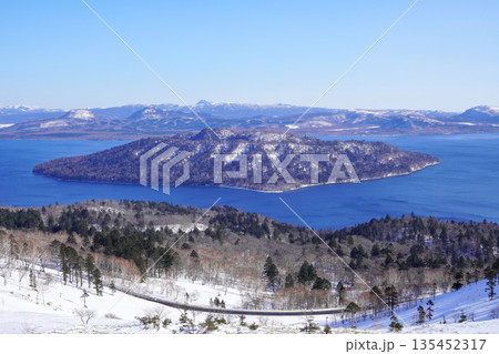 美幌峠から屈斜路湖を見て（2026年1月） 135452317