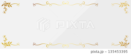 高級感のある葉っぱのバナー背景　ホワイト＆ゴールド 135453395