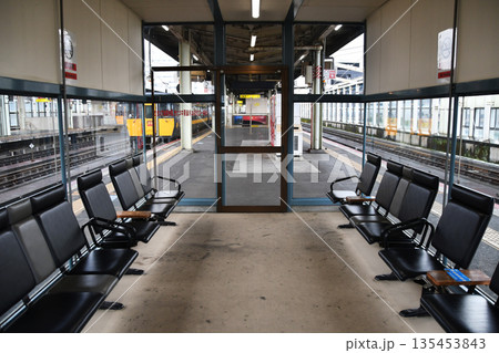 鳥取駅の待合室_01 135453843