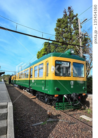 新潟市南区の月潟駅と電車の風景(新潟県新潟市南区) 新潟市南区の月潟駅と電車の風景(新潟県新潟市南区) 135454360