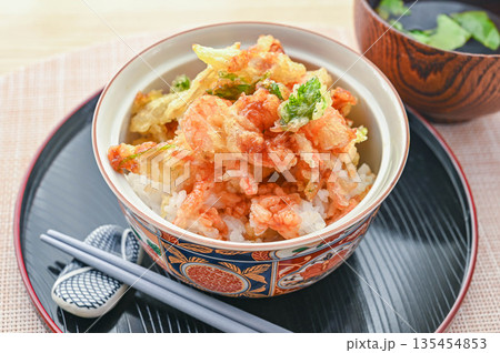 エビと野菜のかき揚げ丼 135454853