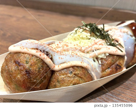 期間限定たこ焼「焦がし醤油 もちチーズ明太」 期間限定たこ焼「焦がし醤油 もちチーズ明太」 135455096