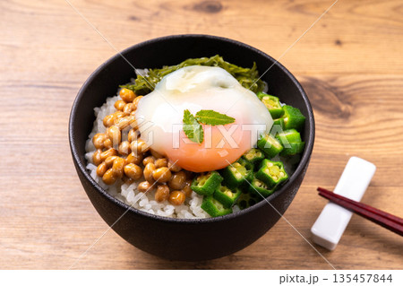 ネバネバ丼(温玉のせ) ネバネバ丼(温玉のせ) 135457844