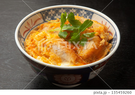 ヒレカツ丼 135459260