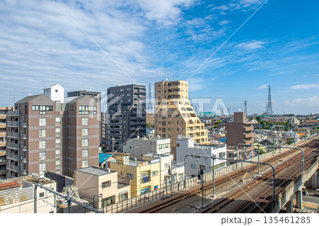 街の風景とさわさかな青空 街の風景とさわさかな青空 135461285