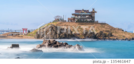 「青森県」対岸から蕪島を望む　八戸市　長秒露光 135461647