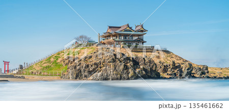 「青森県」対岸から蕪島を望む　八戸市　長秒露光 135461662