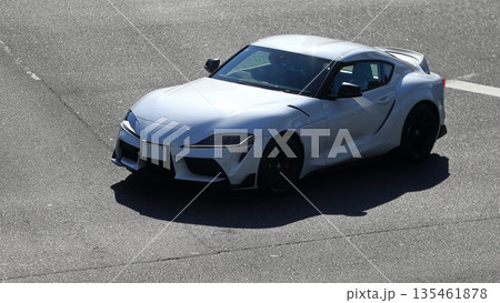 白い国産スポーツカー　イメージ 135461878