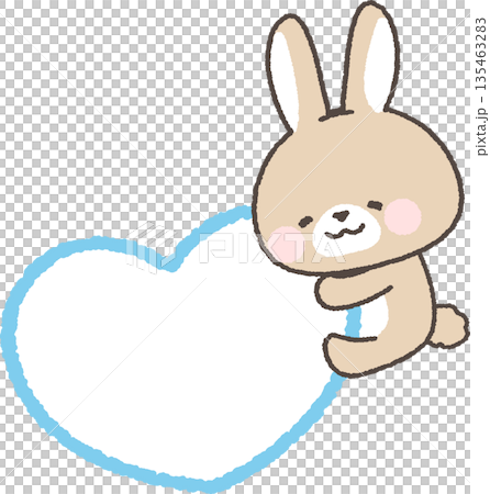ハートに抱きつく茶色のうさぎ 135463283
