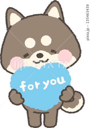 「for you」と書かれたハートを持つ黒い柴犬 135463439