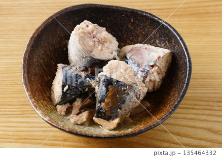 鯖缶水煮 135464332