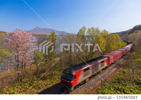 北海道大沼春-列車の見える風景- 03 北海道大沼春-列車の見える風景- 03 135465083
