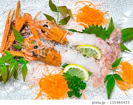 西伊豆・戸田温泉旅館の夕食　アカザエビ 135465455