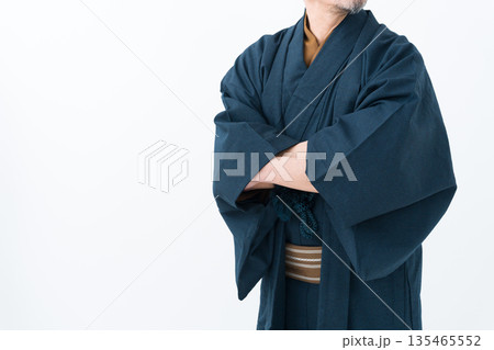 着物を着た男性 着物を着た男性 135465552