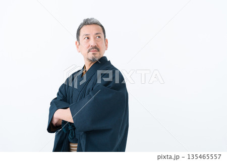 着物を着た男性 着物を着た男性 135465557