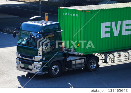 トレーラートラック　イメージ 135465648