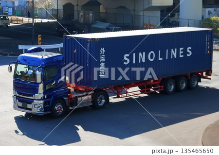 トレーラートラック　イメージ 135465650