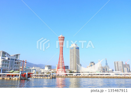 兵庫県神戸市、神戸ポートタワーの風景 135467911
