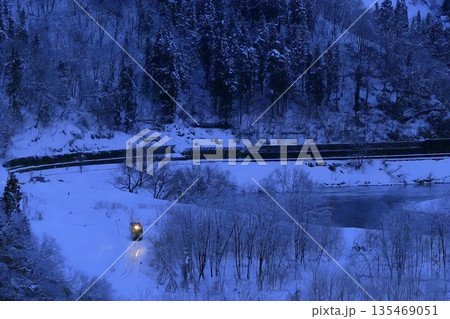 雪景色の飯山線 135469051