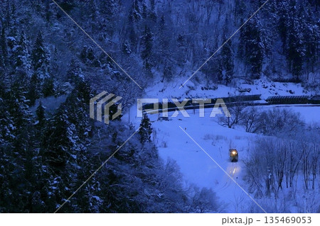 雪景色の飯山線 雪景色の飯山線 135469053