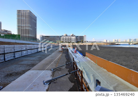 東京 有明親水海浜公園に新たに建設中の砂浜 東京 有明親水海浜公園に新たに建設中の砂浜 135469240