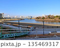 東京　有明親水海浜公園に新たに建設中の砂浜 135469317