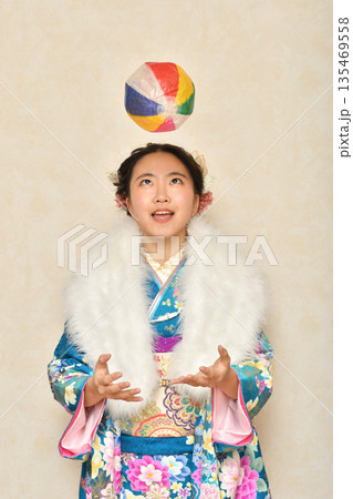 振袖の女の子 135469558