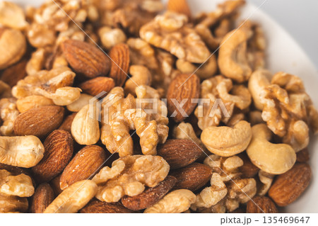 ミックスナッツ 135469647