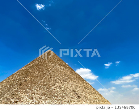 エジプト・ギザ 三大ピラミッド・クフ王のピラミッド エジプト・ギザ 三大ピラミッド・クフ王のピラミッド 135469700