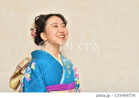 振袖の女の子 振袖の女の子 135469776