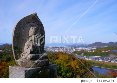 継鹿尾観音寂光院　展望台の普賢菩薩像 135469814