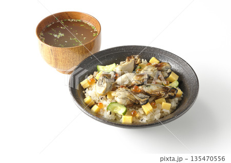 牡蠣入りちらし寿司とお吸物 牡蠣入りちらし寿司とお吸物 135470556
