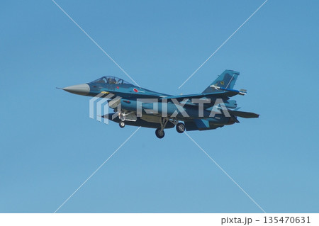 着陸態勢のF-2A 第8飛行隊 着陸態勢のF-2A 第8飛行隊 135470631