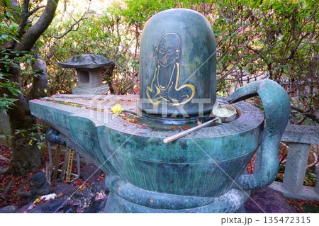 水子供養塔　桃厳寺　弁天堂 135472315