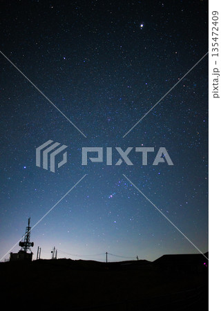 冬の大観峰と星空 冬の大観峰と星空 135472409