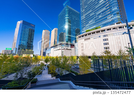 《大阪府》大阪の中心街・梅田の都市風景 135472477