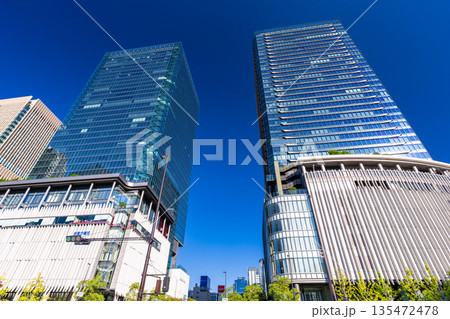 《大阪府》大阪の中心街・梅田の都市風景 135472478