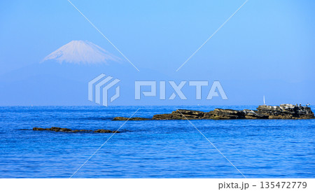 三浦半島の油壷の荒井浜 三浦半島の油壷の荒井浜 135472779