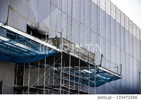 建設現場 足場 墜落防止措置 建設現場 足場 墜落防止措置 135472886