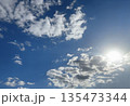 太陽と輝く雲 135473344