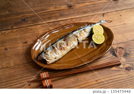 塩焼き秋刀魚 135473448